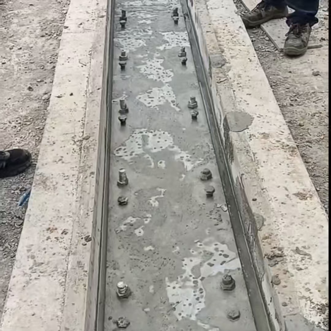 涿鹿港口码头起重机龙门吊重型机械设备稳固用早强快凝轨道胶泥